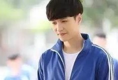 张艺兴最新八卦爆料,张艺兴新恋情曝光？神秘女友身份引热议