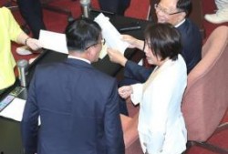 台湾媒体人爆料娱乐圈,揭秘明星幕后真相！”