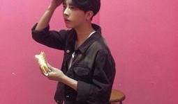 吃瓜网红帅哥是谁图片,揭秘吃瓜网红帅哥的神秘面纱